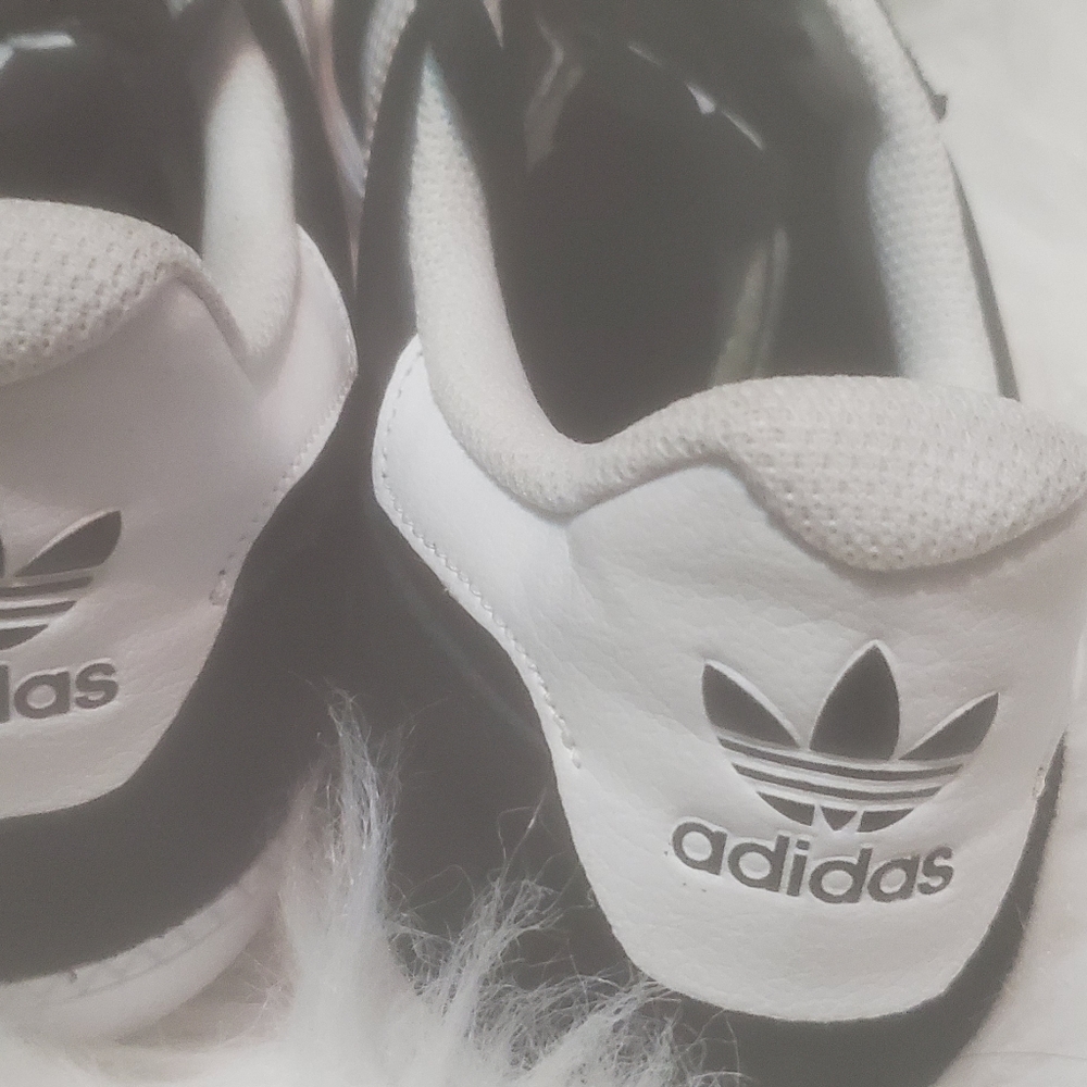 Sneakers - Picture 4 of 4